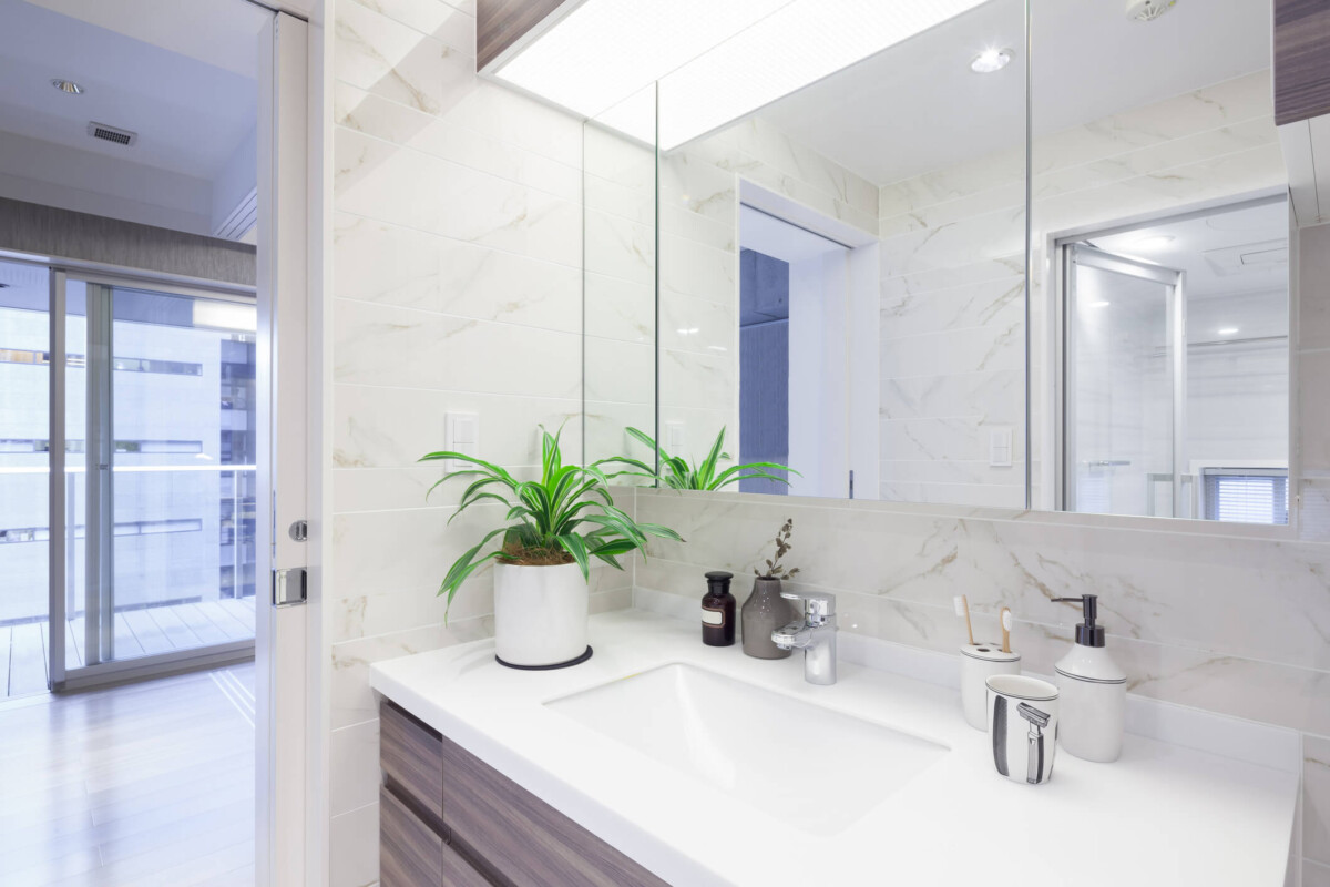 A clean washroom and washbasin